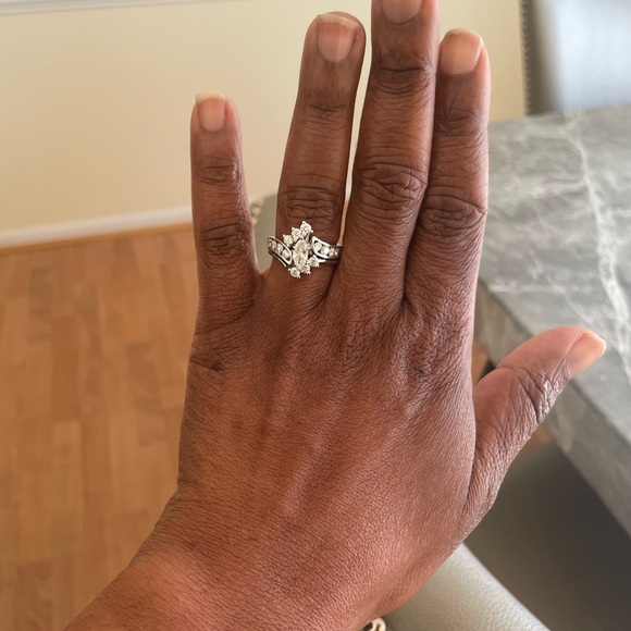 Kay Jewelers White Diamond Wedding Band Set - Picture 9 of 12